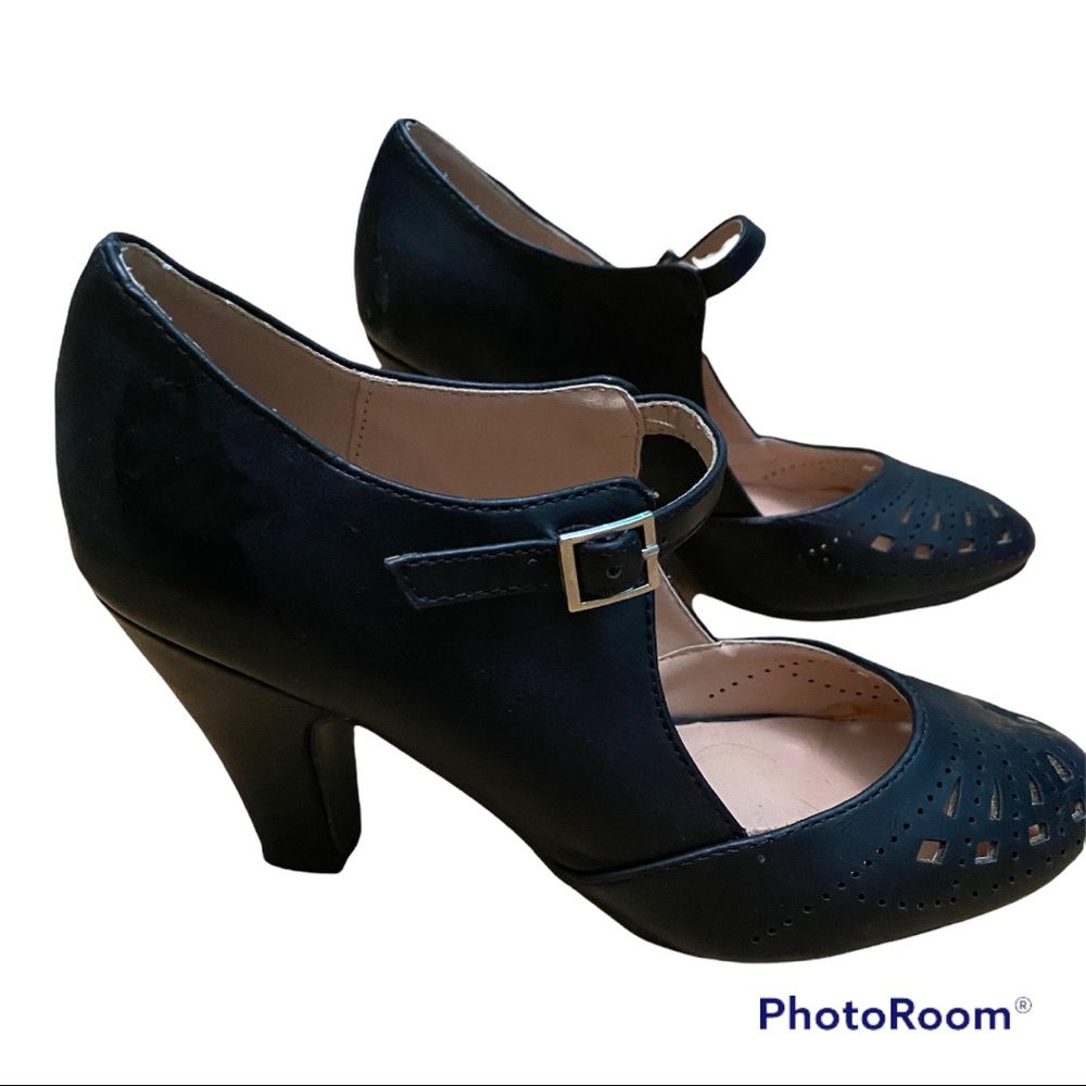 Journee Collection